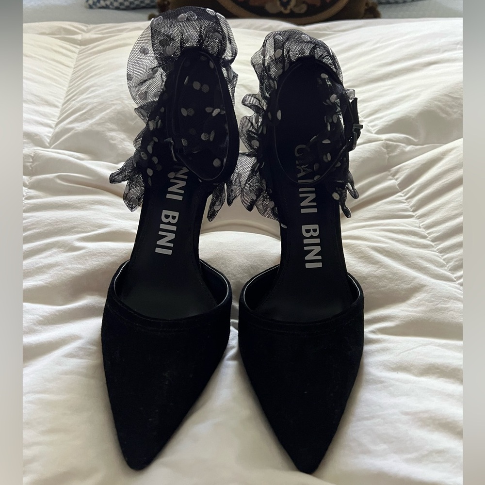 Gianni bini black velvet heels